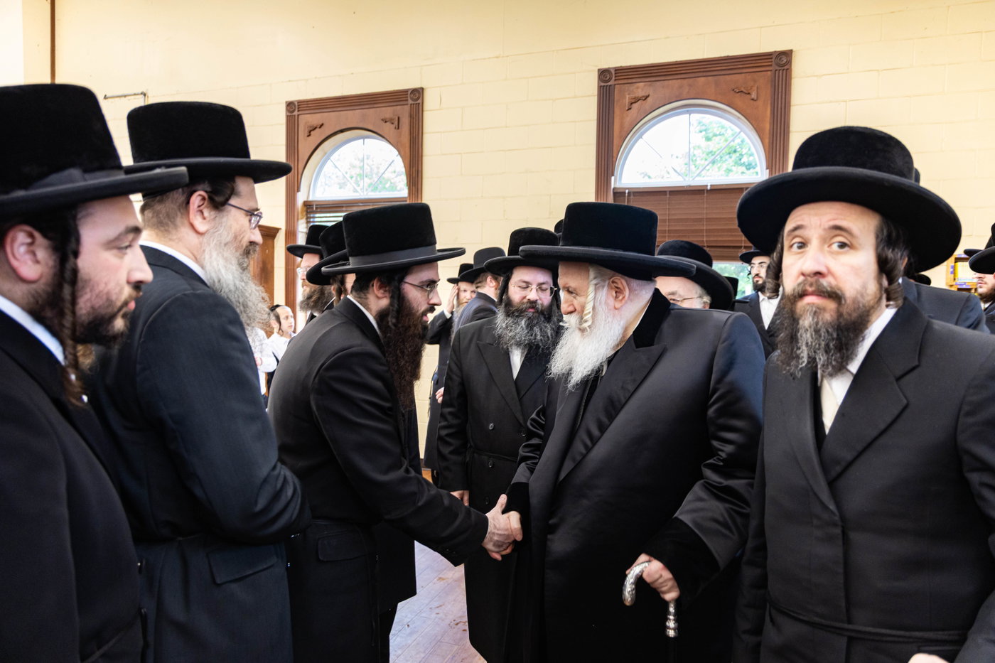 האדמו"ר מבאבוב בביקור במחנה שלווה