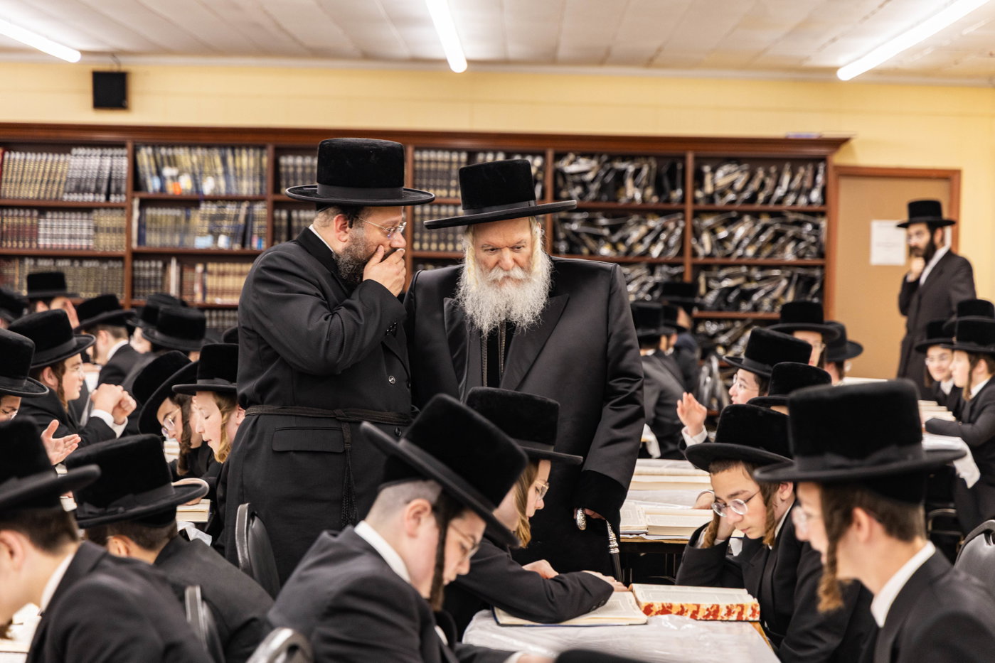 האדמו"ר מבאבוב בביקור במחנה שלווה