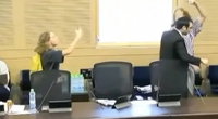 "תסירי את הידיים! איכס, גרועים מהנוח'בות": מפגינים התפרצו לדיון בכנסת
