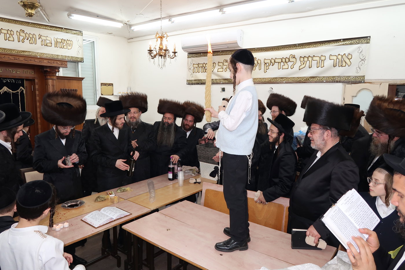 מוצאי שבת ש"ב בחצרות קופיטשניץ- פרדס כץ 