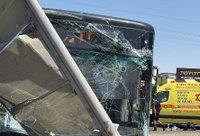 הרוגה ופצועות בתאונה מחרידה וקשה בין שלושה אוטובוסים