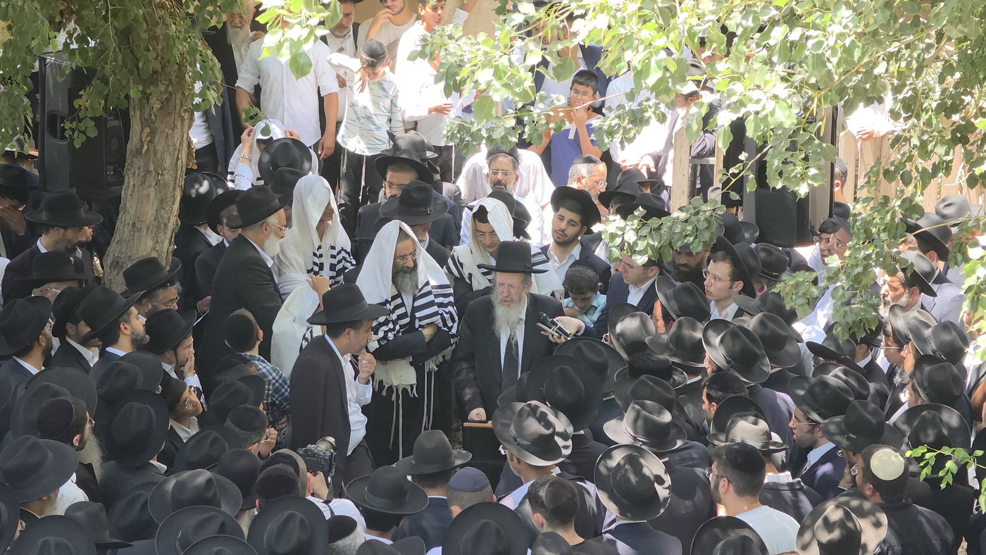 אסונות בין הזמנים: הלווייה דומעת לתלמיד הישיבה שנהרג בתאונת טרקטורון