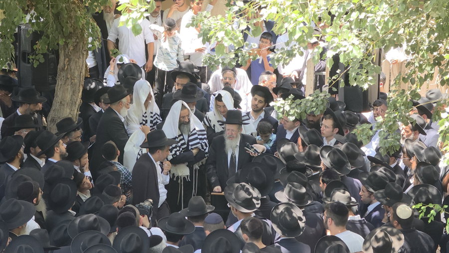 אסונות בין הזמנים: הלווייה דומעת לתלמיד הישיבה שנהרג בתאונת טרקטורון