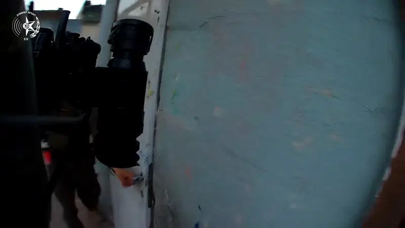 בנשקים שלופים: כוחות מג"ב עצרו מחבלים שהשחיתו אנדרטה לזכר חלל צה"ל | צפו