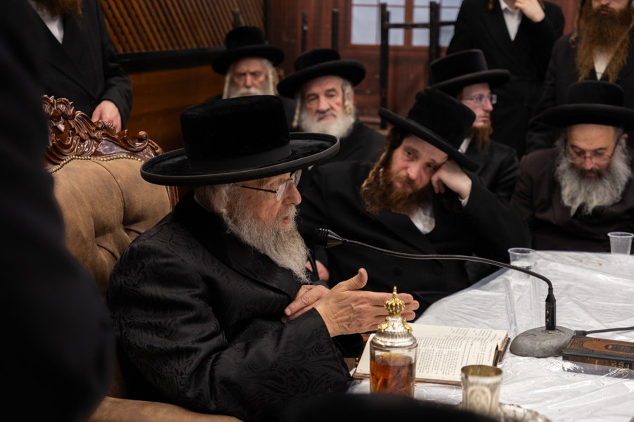 הילולא קדישא בפינסק קרלין