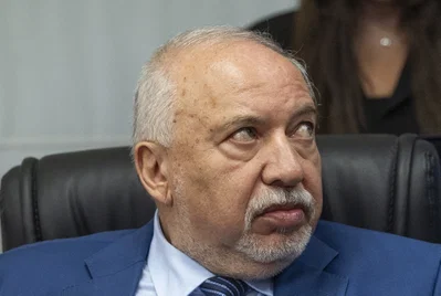 "רק שישתוק", תקף ליברמן בחריפות; זו הייתה התגובה הקשה של יאיר גולן