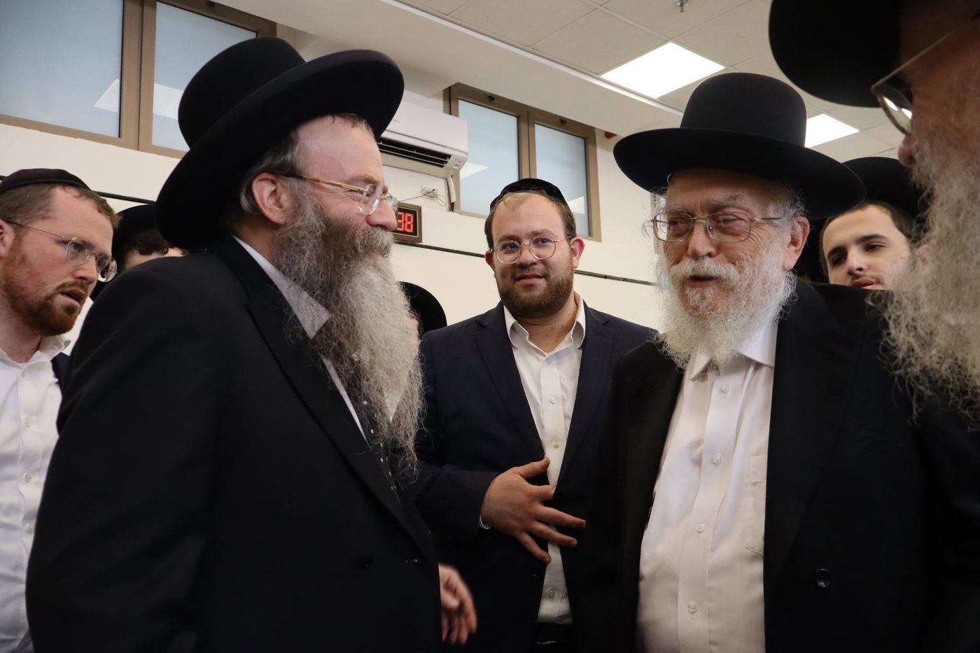 הגרב"ד אלישיב במנוחה בנתניה