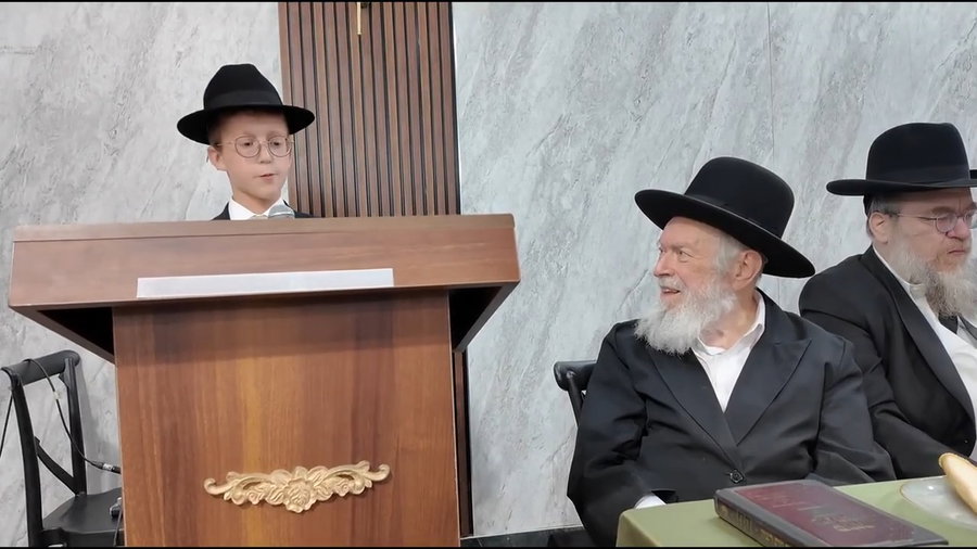 שמחת בר מצווה לנין הגר"י זילברשטיין