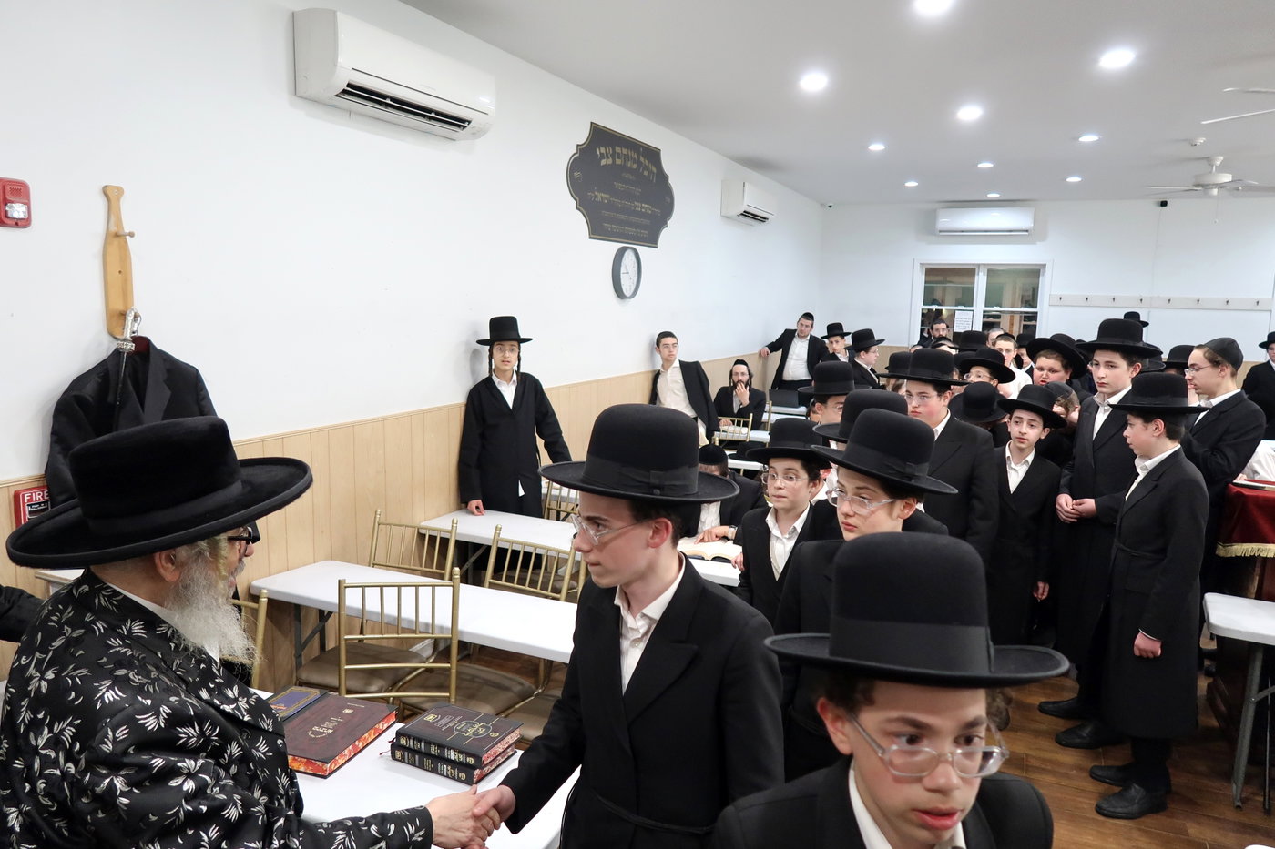 תלמידי מכינה לישיבת גור ב"פ, אצל האדמו"ר מסאטמר בניו העמפשיר
