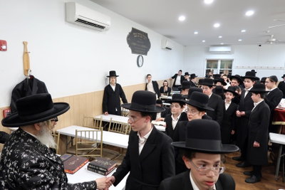 תלמידי מכינה לישיבת גור ב"פ, אצל האדמו"ר מסאטמר בניו העמפשיר