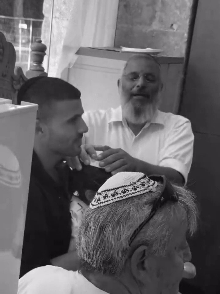 ישראל אטיאס חגג עם בנו