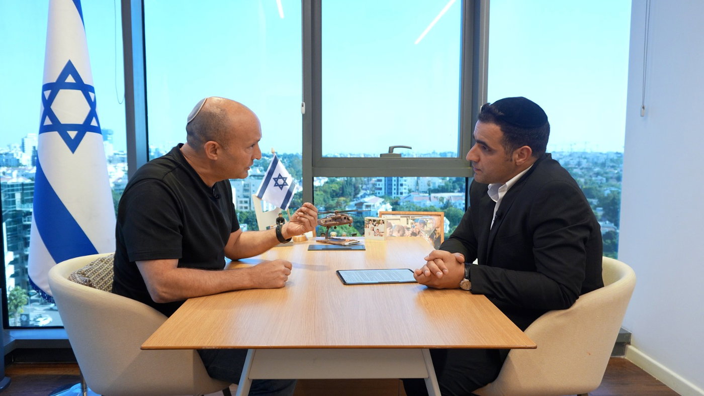 רה"מ לשעבר נפתלי בנט בריאיון ל'כיכר השבת'