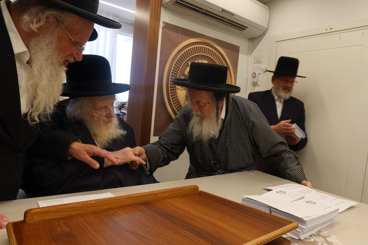 המעמד במעונו של הגר"מ שטרנבוך