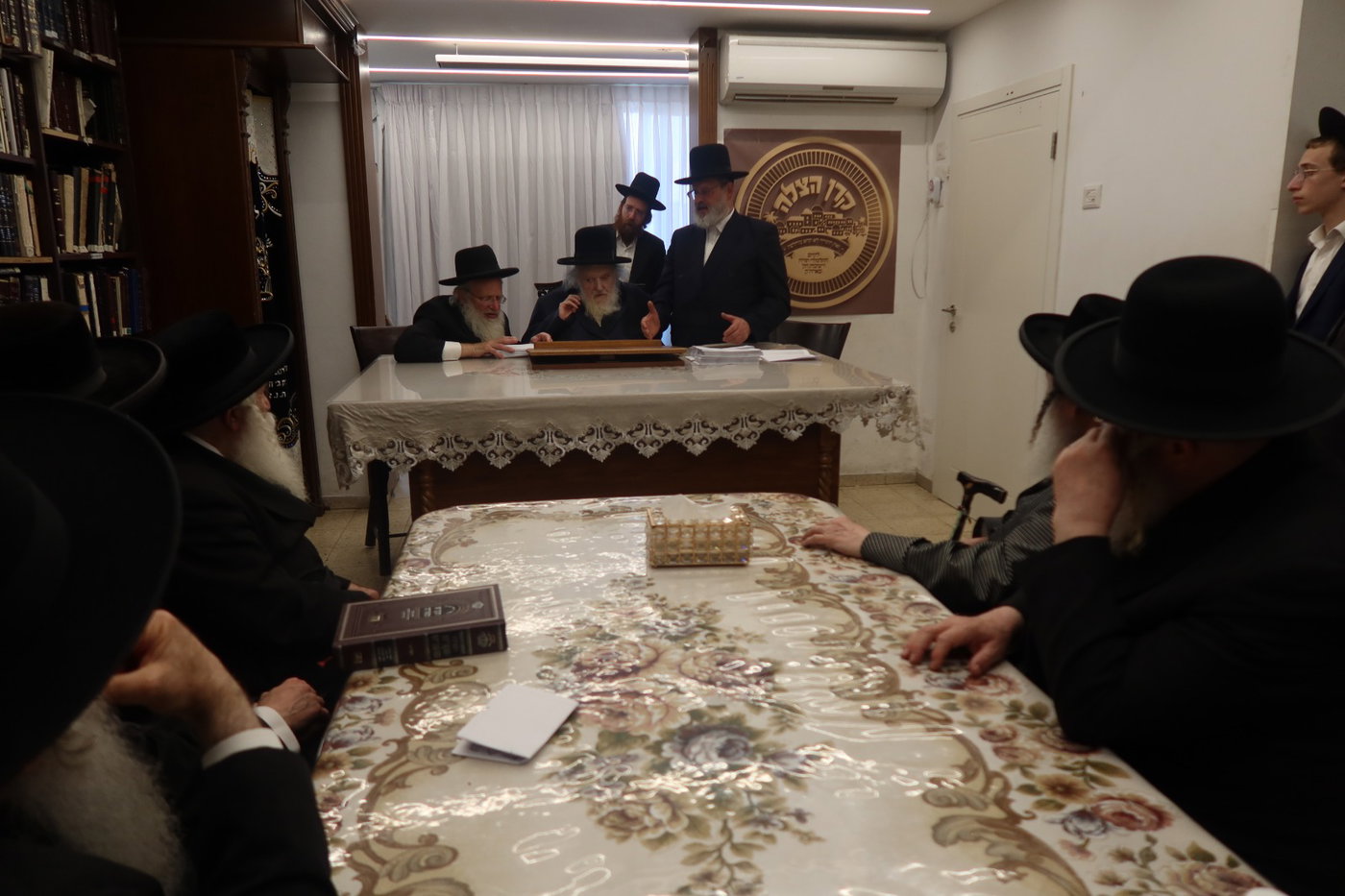 המעמד במעונו של הגר"מ שטרנבוך