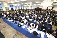 במעמד גדולי הדור | מאות הורים התכנסו לועידת חינוך בירושלים