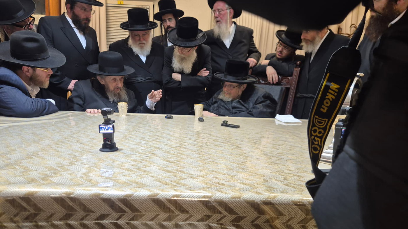 הגר"ד לנדו בביקור אצל האדמו"ר מבעלזא