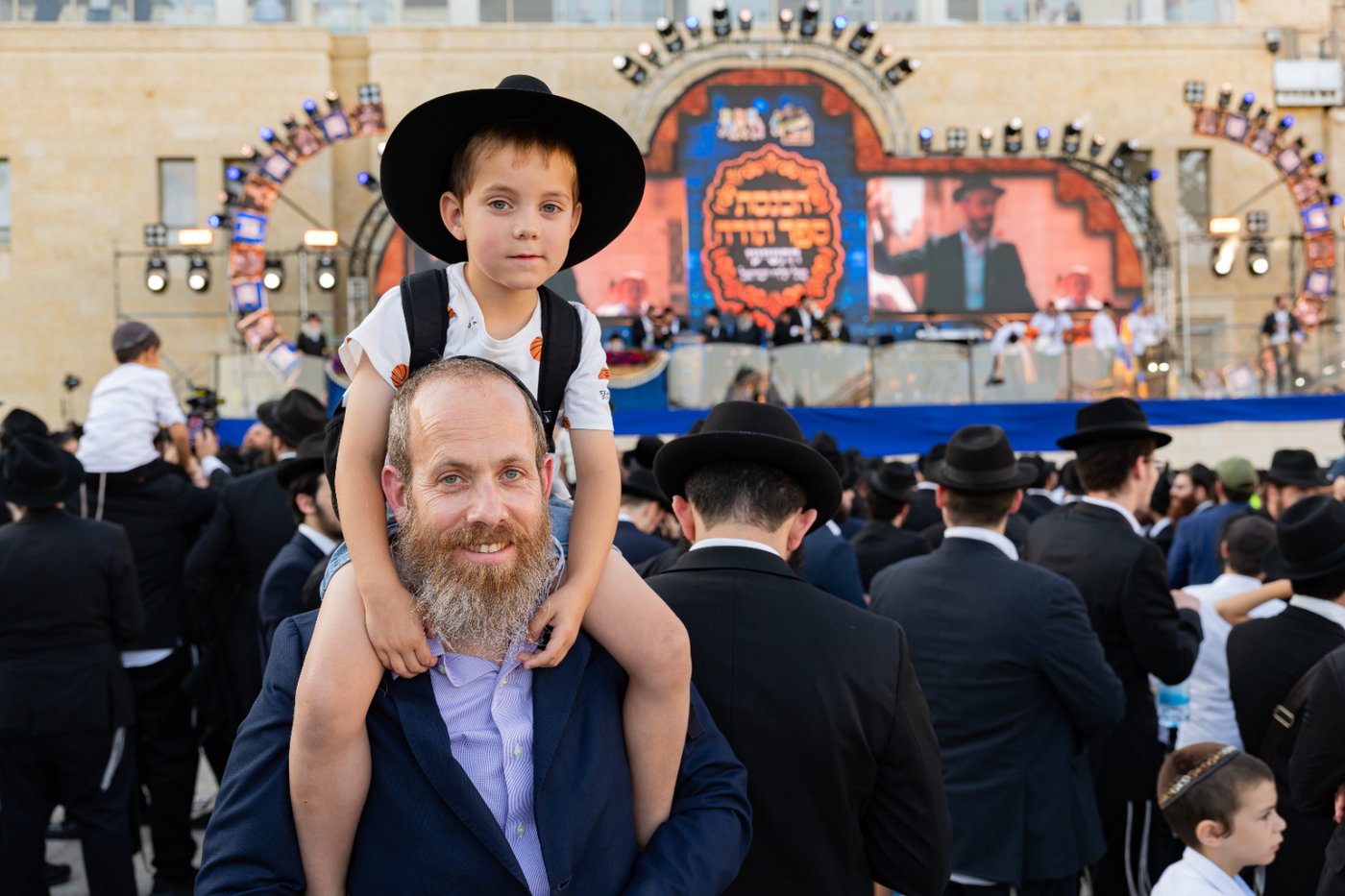 בהשתתפות רבבות: ספר התורה התשיעי של ילדי ישראל נחגג במעמד עוצמתי