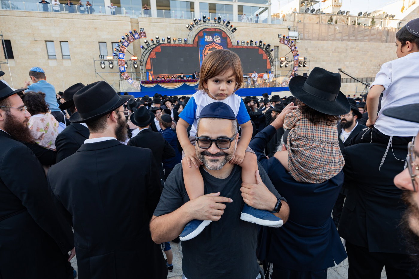 בהשתתפות רבבות: ספר התורה התשיעי של ילדי ישראל נחגג במעמד עוצמתי