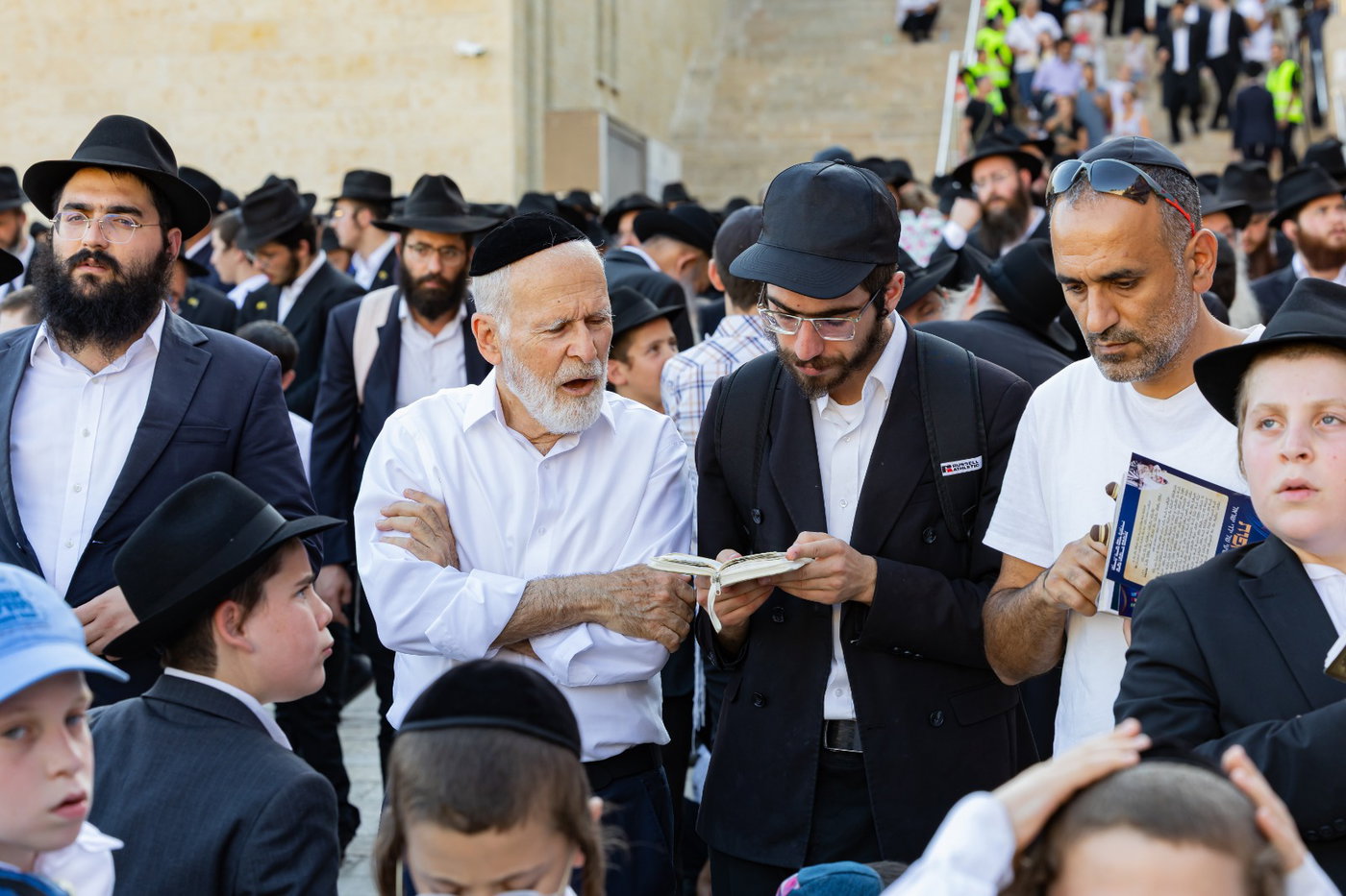 בהשתתפות רבבות: ספר התורה התשיעי של ילדי ישראל נחגג במעמד עוצמתי
