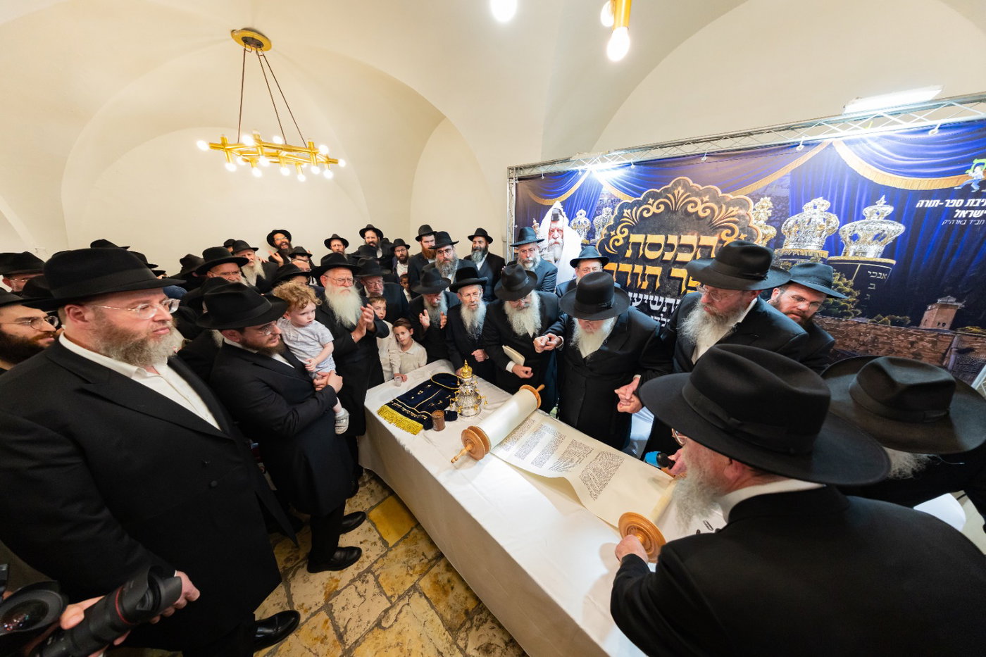 בהשתתפות רבבות: ספר התורה התשיעי של ילדי ישראל נחגג במעמד עוצמתי
