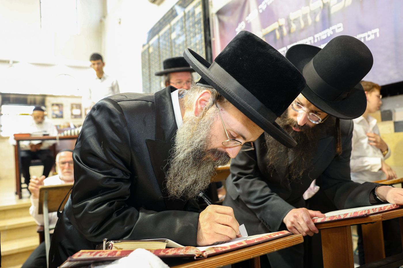 מעמד התפילה בציון רבי מאיר בעל הנס 