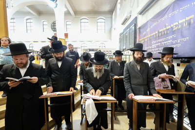 מעמד התפילה בציון רבי מאיר בעל הנס