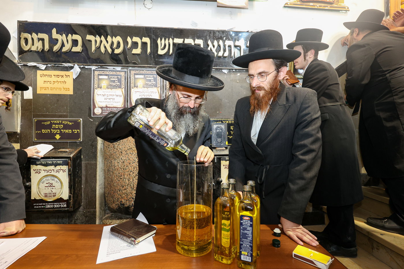 מעמד התפילה בציון רבי מאיר בעל הנס 