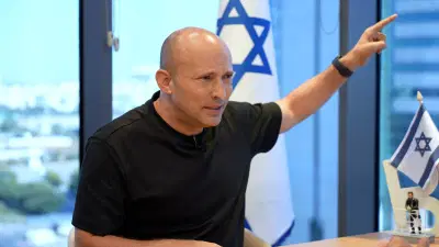 בנט עולה להתקפה: "אני צריך לתת תעודת ביטוח לאמא החרדית שהבן שלה יחזור מהצבא כחרדי?" | צפו