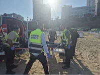 גופת גבר נפלטה מהים בבת ים - המשטרה פתחה בחקירה