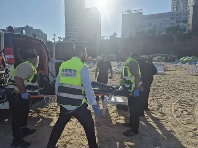 גופת גבר נפלטה מהים בבת ים - המשטרה פתחה בחקירה