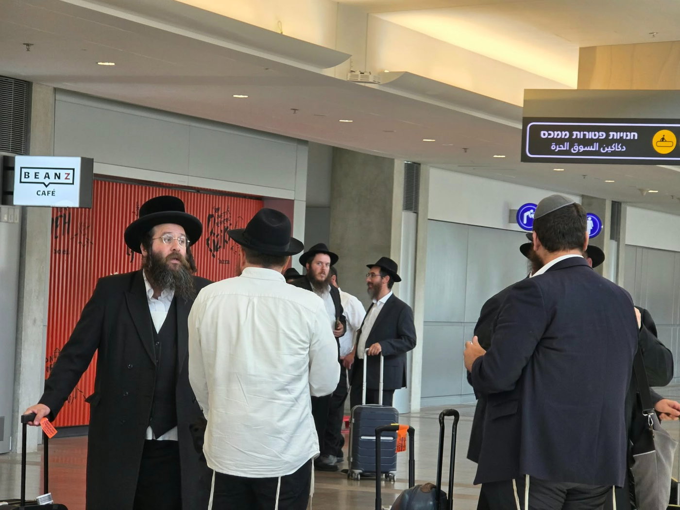 בצ'ארטר מיוחד: מאות עלו לציון הקדוש של רבי לוי יצחק שניאורסאהן זצ"ל