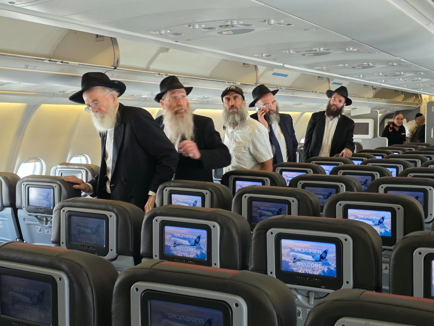 בצ'ארטר מיוחד: מאות עלו לציון הקדוש של רבי לוי יצחק שניאורסאהן זצ"ל