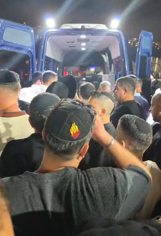 מסע הלוויה, הלילה