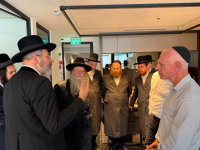 מעמד קביעת מזוזות חגיגי לסניף המפואר של "אסותא אופטיק"