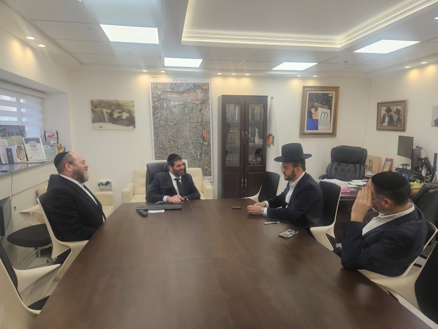 מנהל הת"ת הרב משה סגל בפגישות בעיריית בני ברק