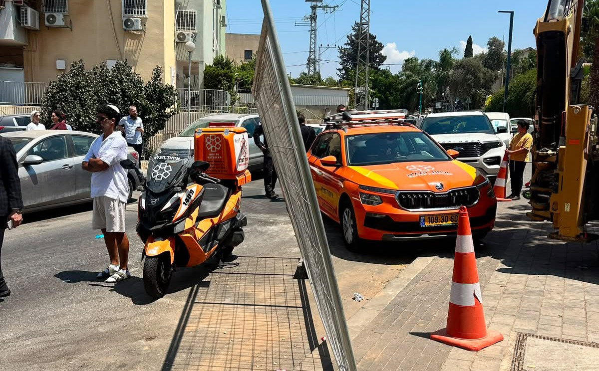 מהזירה