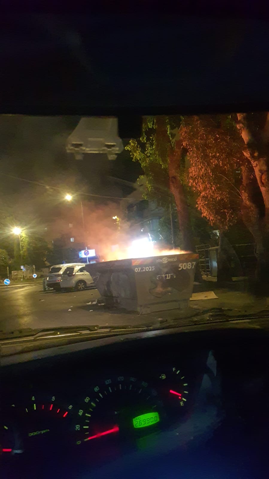 מראות ההרס בבית וגן