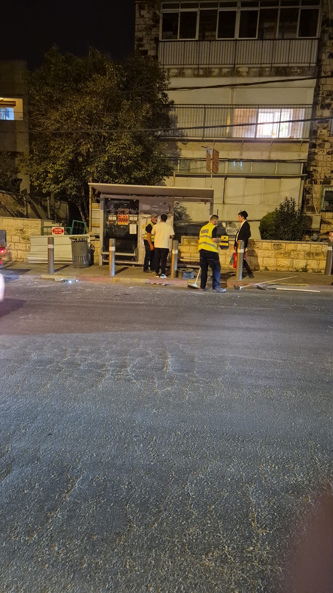 מראות ההרס בבית וגן