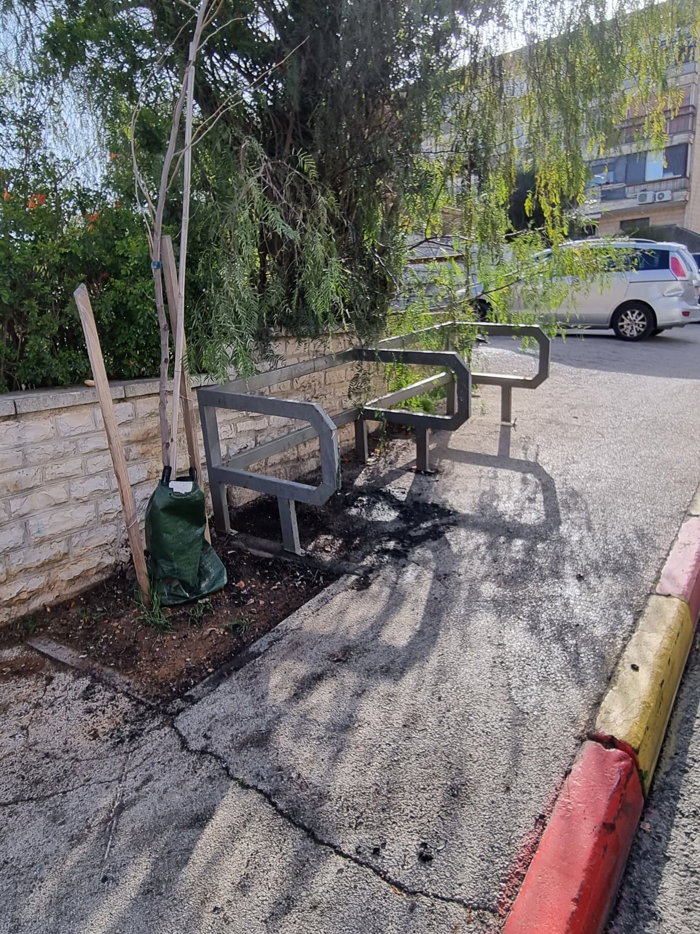 מראות ההרס בבית וגן