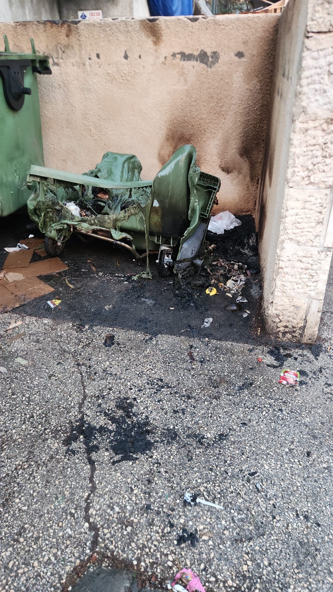 מראות ההרס בבית וגן