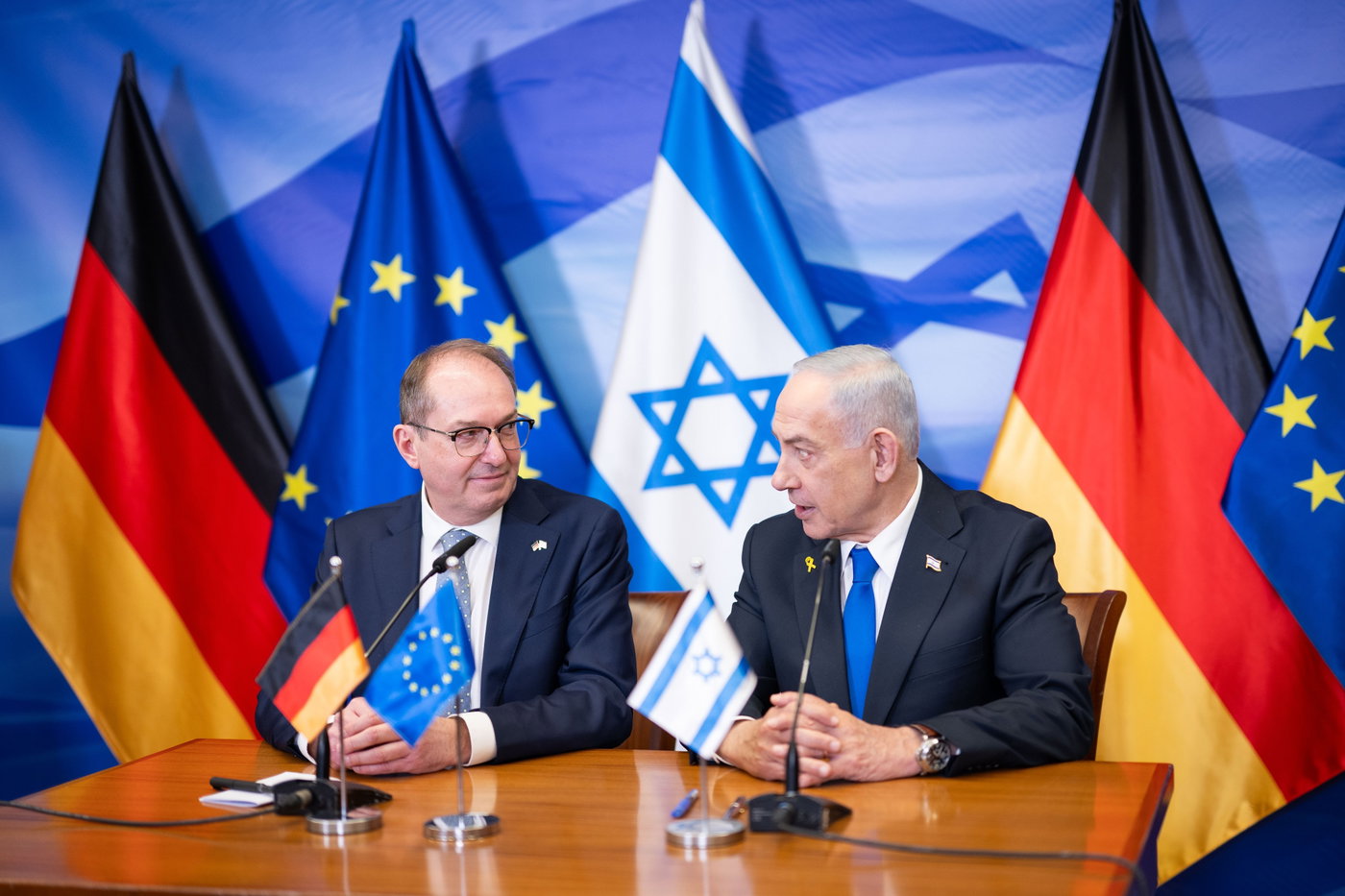 ראש הממשלה נתניהו עם שר הפנים הגרמני אלכסנדר דוברינדט