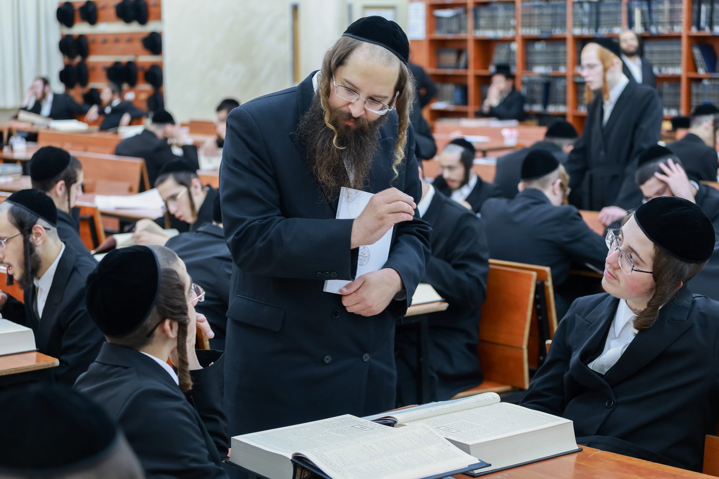 פתיחת הזמן בישיבת צאנז בחיפה