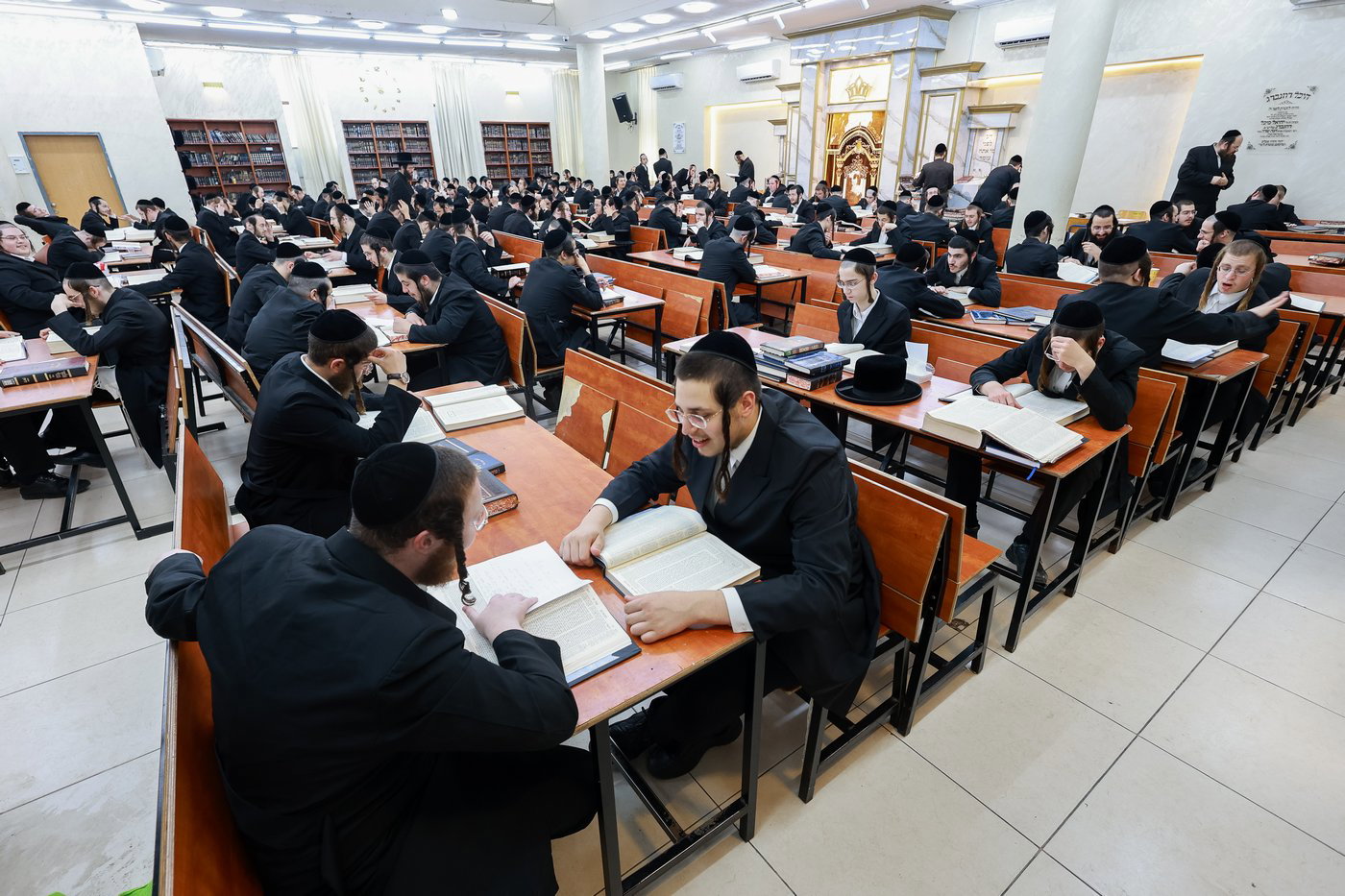 פתיחת הזמן בישיבת צאנז בחיפה