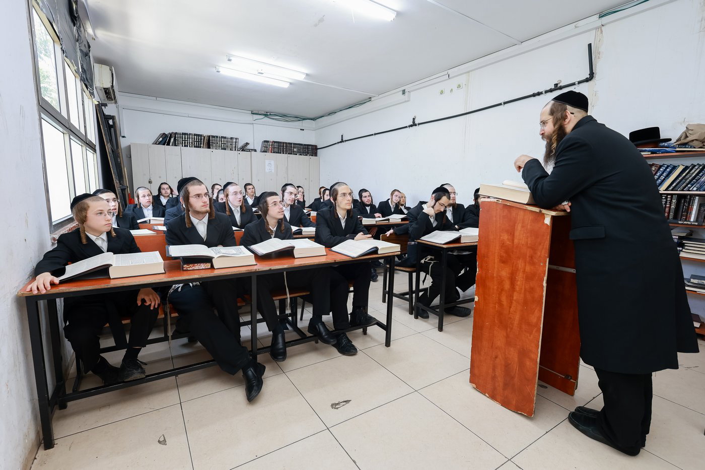 פתיחת הזמן בישיבת צאנז בחיפה