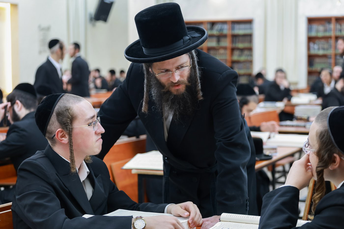 פתיחת הזמן בישיבת צאנז בחיפה