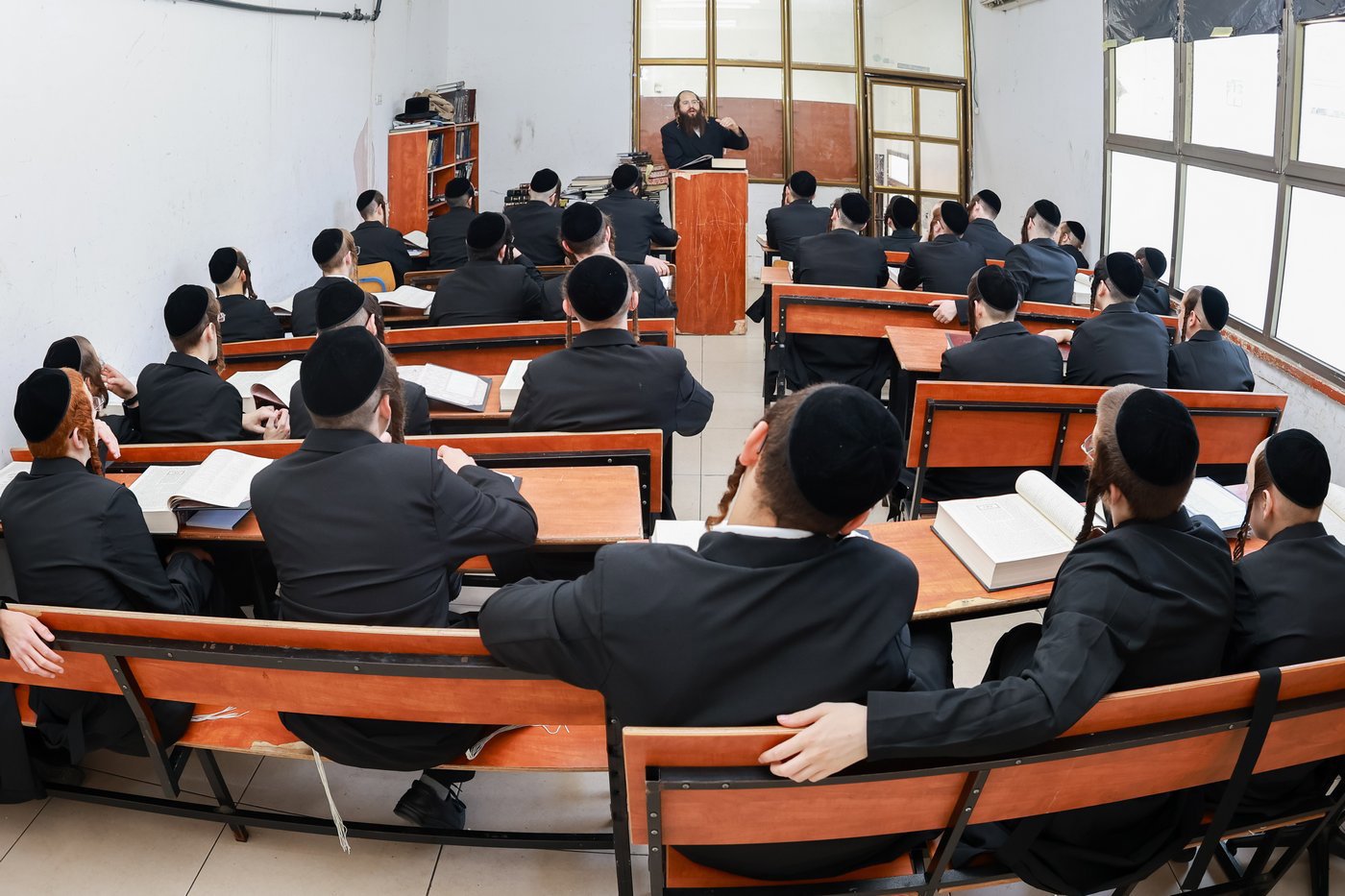 פתיחת הזמן בישיבת צאנז בחיפה