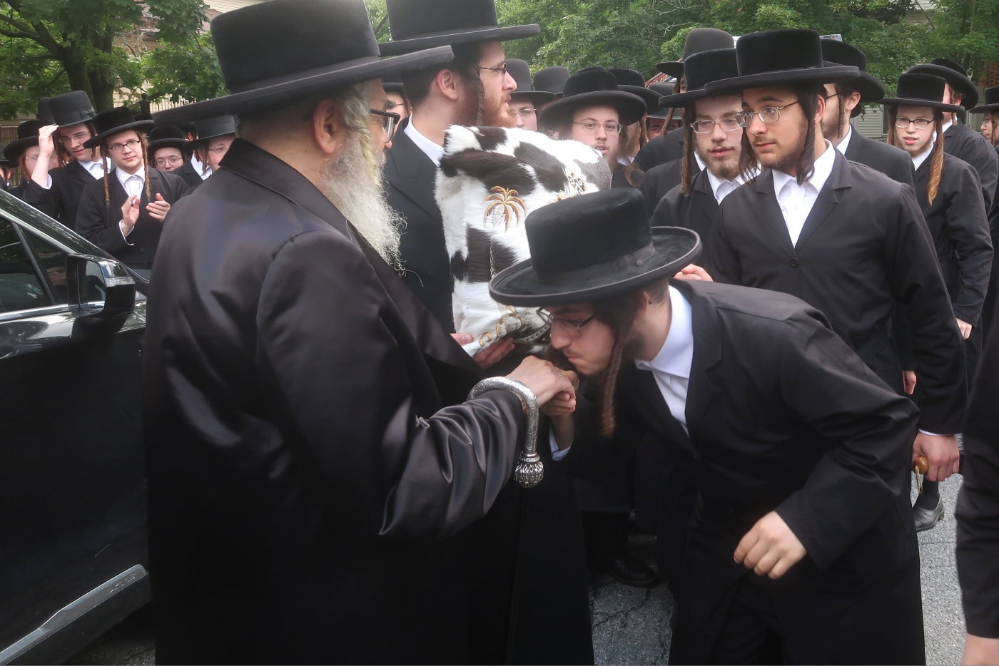 האדמו"ר מסאטמר בדרכו חזרה למעונו בארה"ב