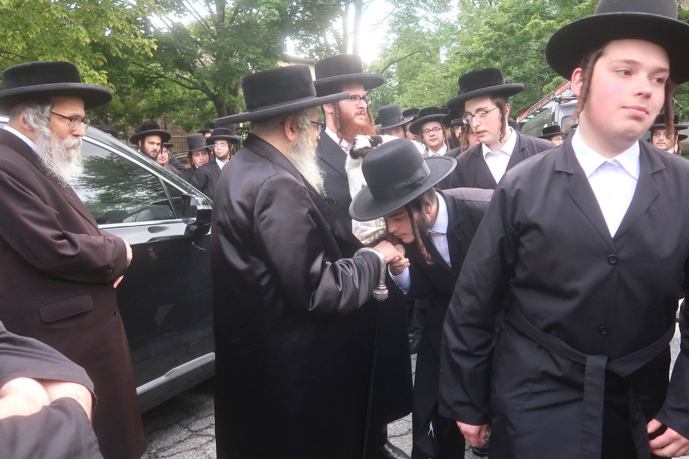 האדמו"ר מסאטמר בדרכו חזרה למעונו בארה"ב