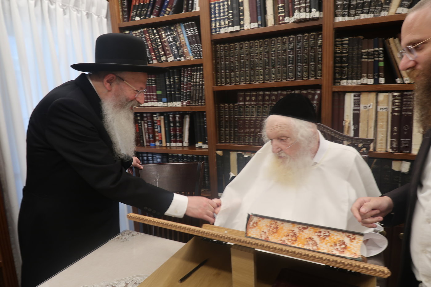 הגר"מ קוטלר אצל הגר"מ שטרנבוך