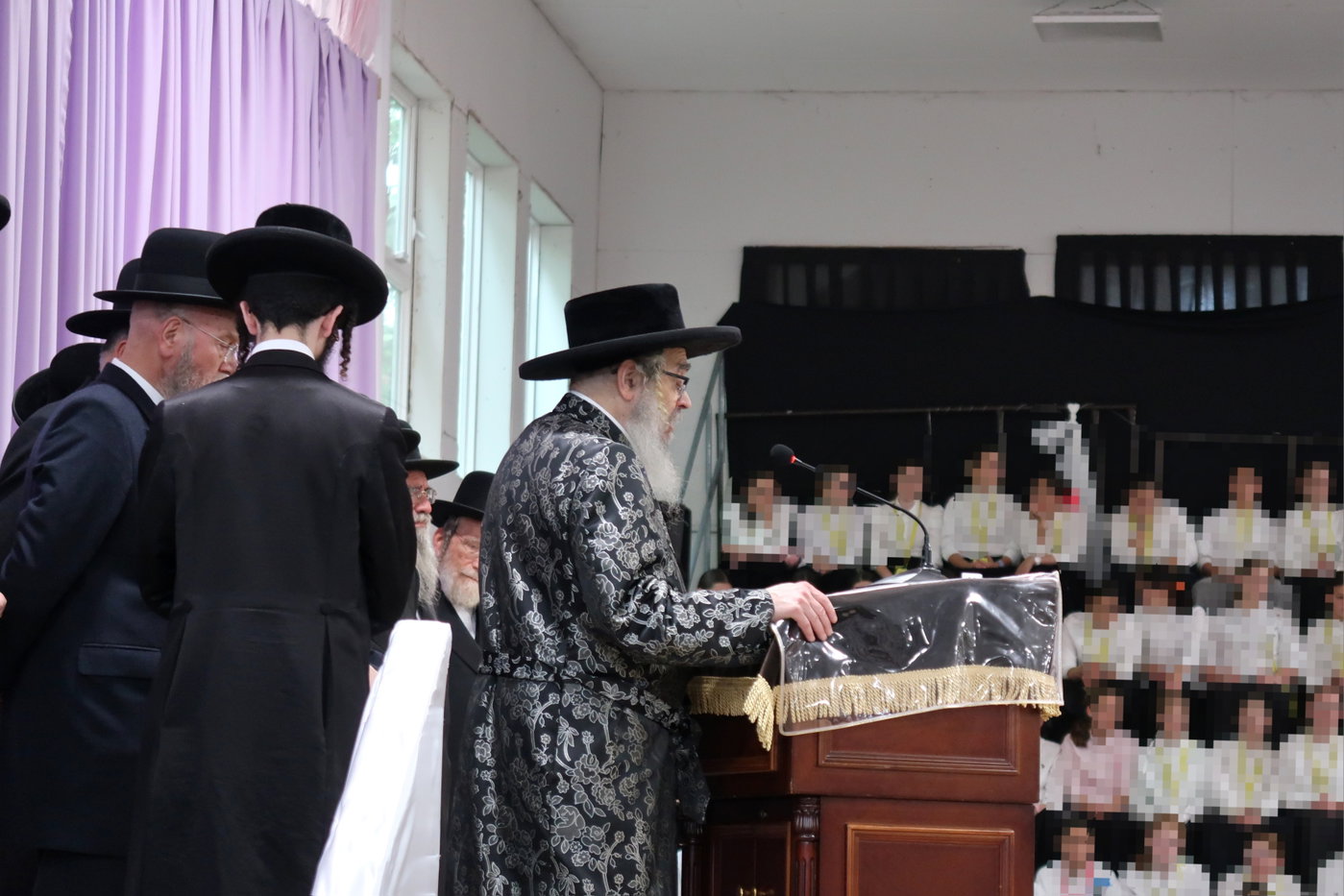 האדמו"ר מסאטמר בביקור במחנה בית רחל